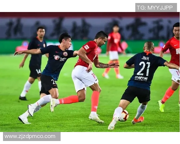 成都足球队以67分领跑精英赛积分榜展现强劲实力 成都足球队以67分领跑精英赛积分榜展现强劲实力